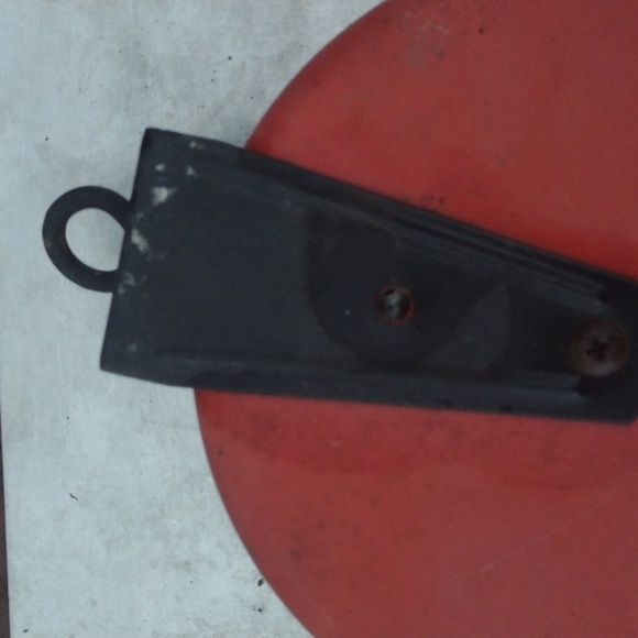 Red Retractable Cord Reel - Picture 4 of 6